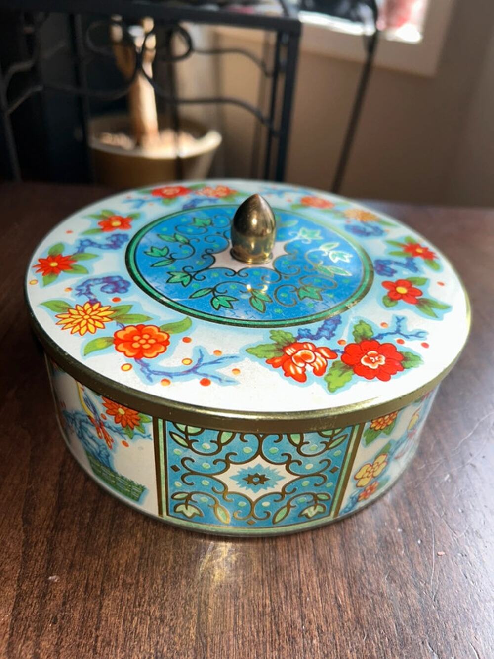 Vtg Daher Collectible Decorative Tin Can Round England Floral Birds Beautiful